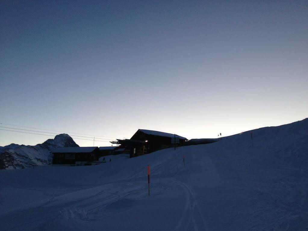 Berggasthaus First - Only Accessible By Cable Car Grindelwald Exterior photo